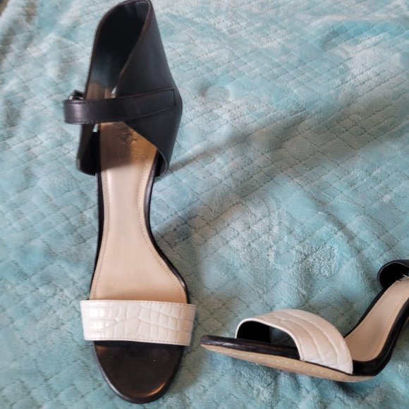 Womens Vince Camuto Black and White Heels - Picture 2 of 3